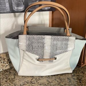 Elegant Two-Tone Leather Handbag